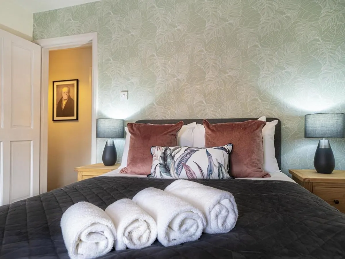 Pass The Keys 58 Lw Ave Stunning 2Br Terrace Top Location Lots Nearby Belfast United Kingdom