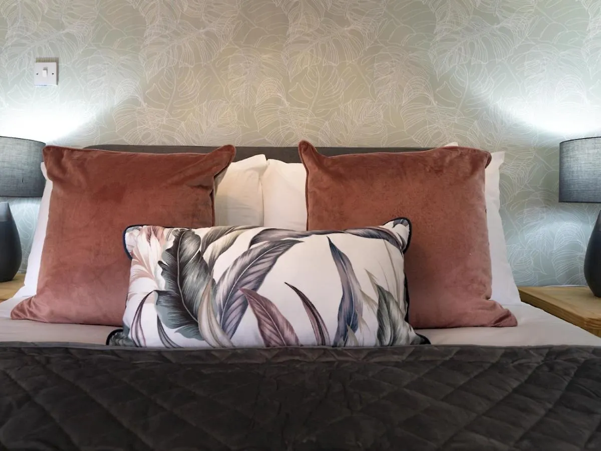 Pass The Keys 58 Lw Ave Stunning 2Br Terrace Top Location Lots Nearby ベルファスト 別荘