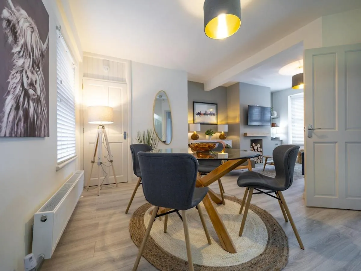 Pass The Keys 58 Lw Ave Stunning 2Br Terrace Top Location Lots Nearby ベルファスト イギリス